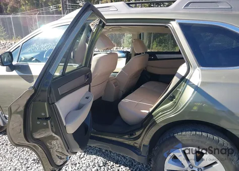 2017 Subaru Outback 2.5I Premium z USA, uszkodzony, nr VIN 4S4BSAHC7H3426622